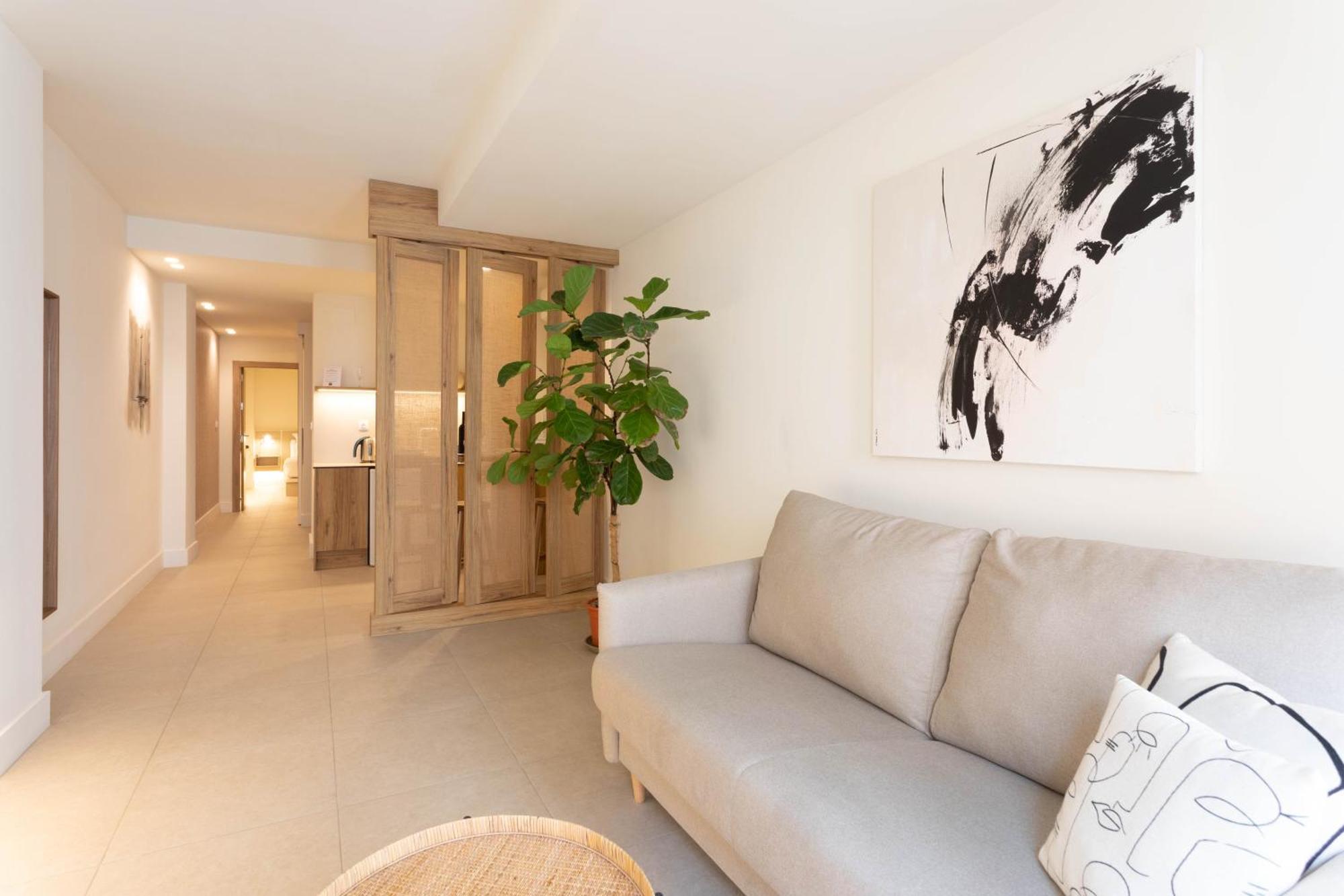 Reina Victoria Velazquez Apartment - Alicante — Photos 2